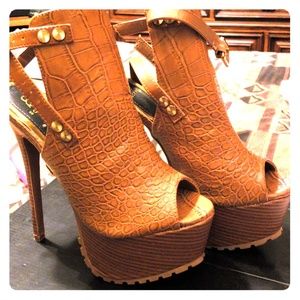 Platform shoes